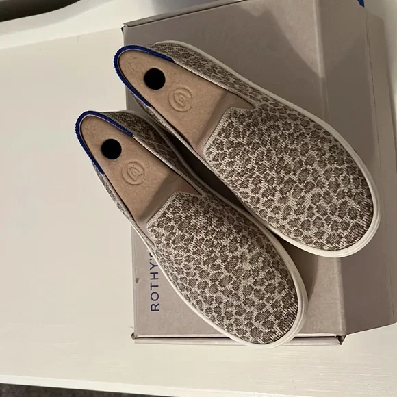 Rothy size 5 pebble spot slip-ons - Picture 2 of 4